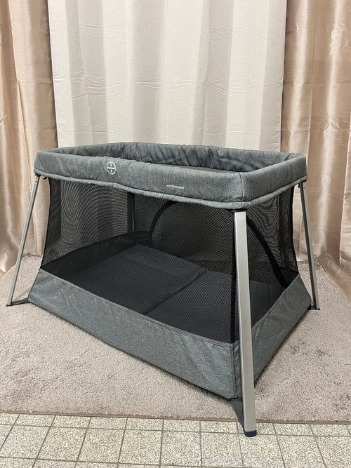 Lit parapluie Lightbed+ vertbaudet gris chiné – très bon état